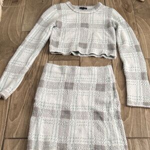 Timing Checkered Knit Set in Soft Gray and Cream